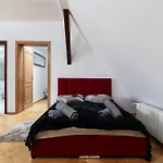 Blue Sky Apartment *
